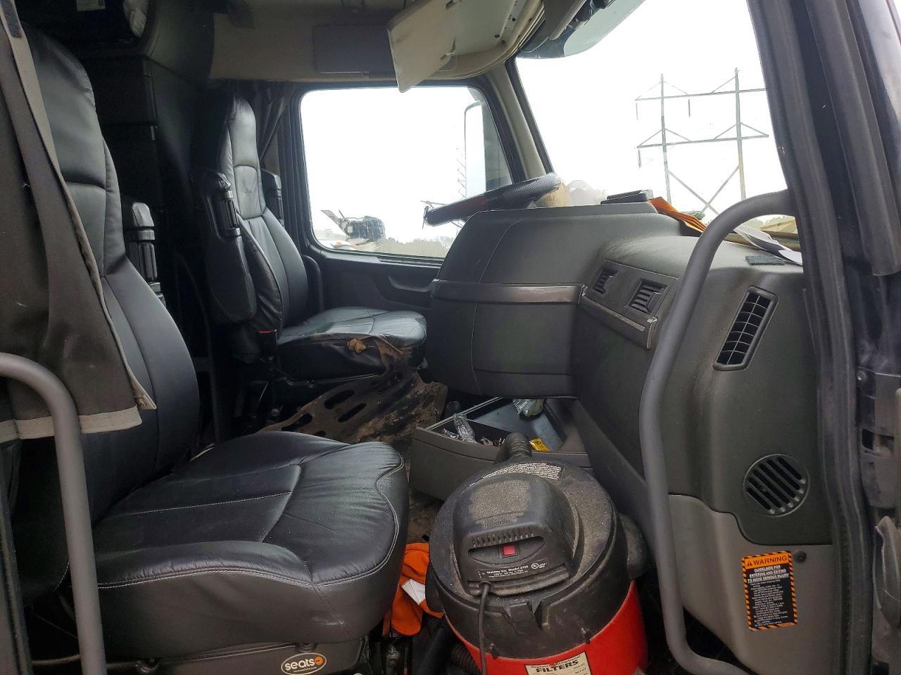 2021 Volv O VNL Semi Truck