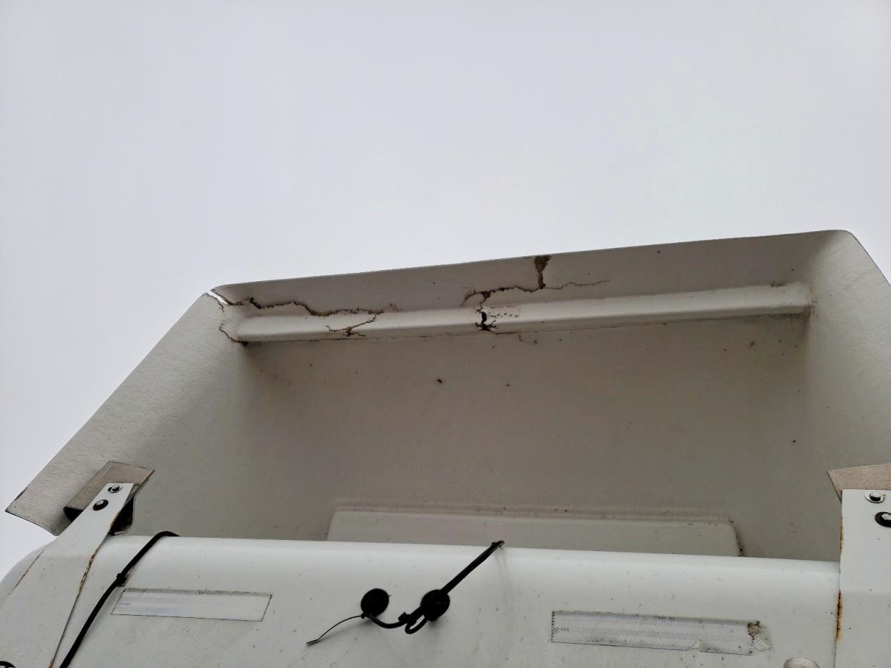 2014 Kenworth T440 Semi Truck