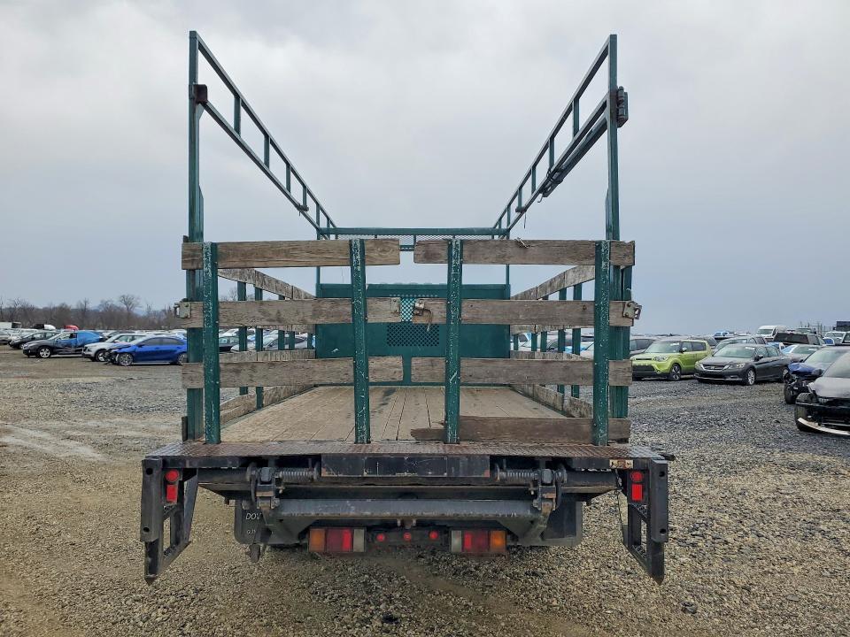 2014 Isuzu NRR Flatbed Truck