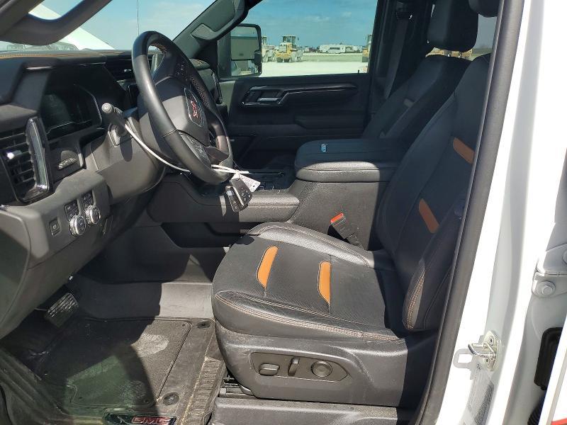 2024 GMC Sierra K2500 AT4