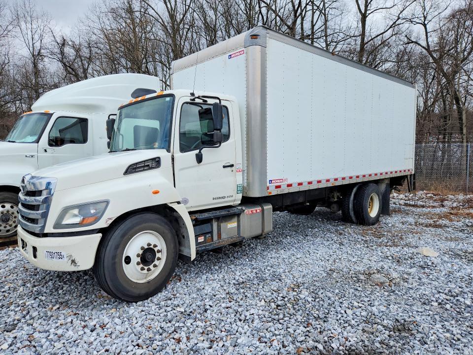 2015 Hino 258/268 BOX Truck