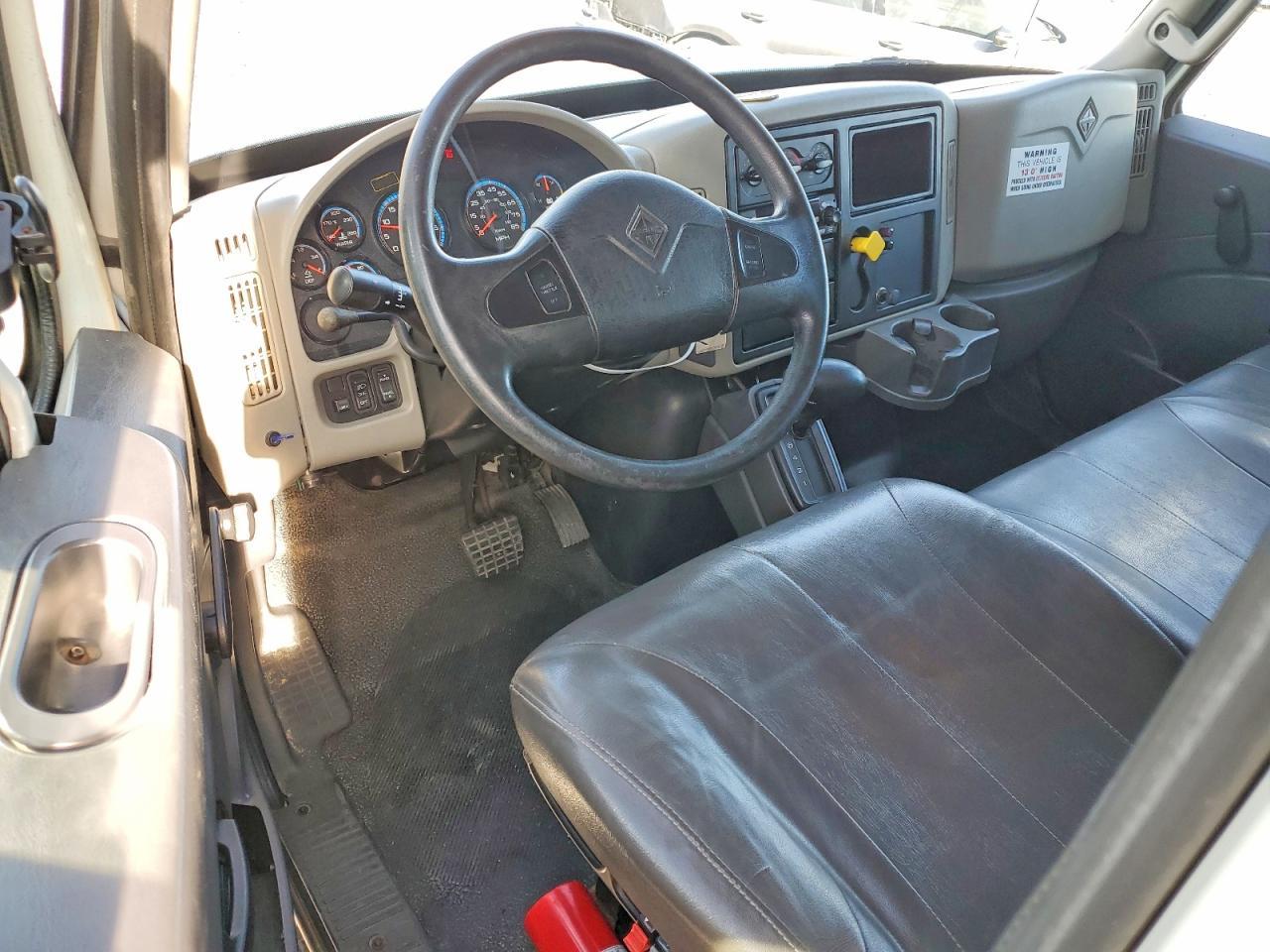 2016 International 4000 4300-Semi Truck