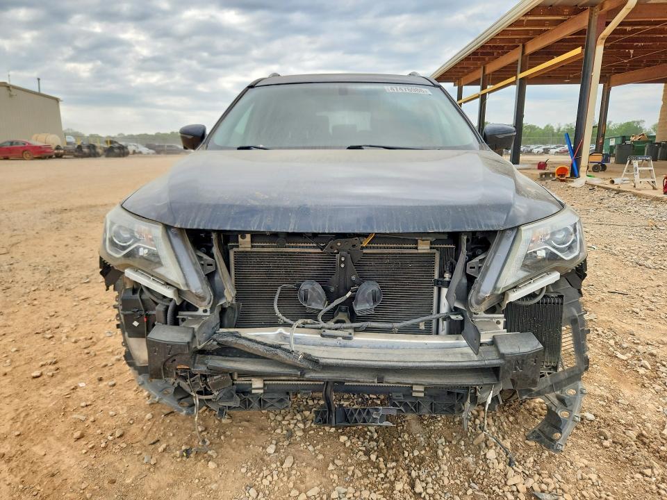 2018 Nissan Pathfinder Platinum