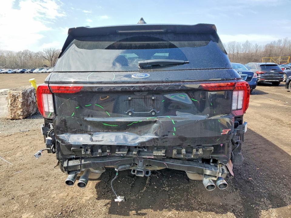 2025 Ford Explorer st