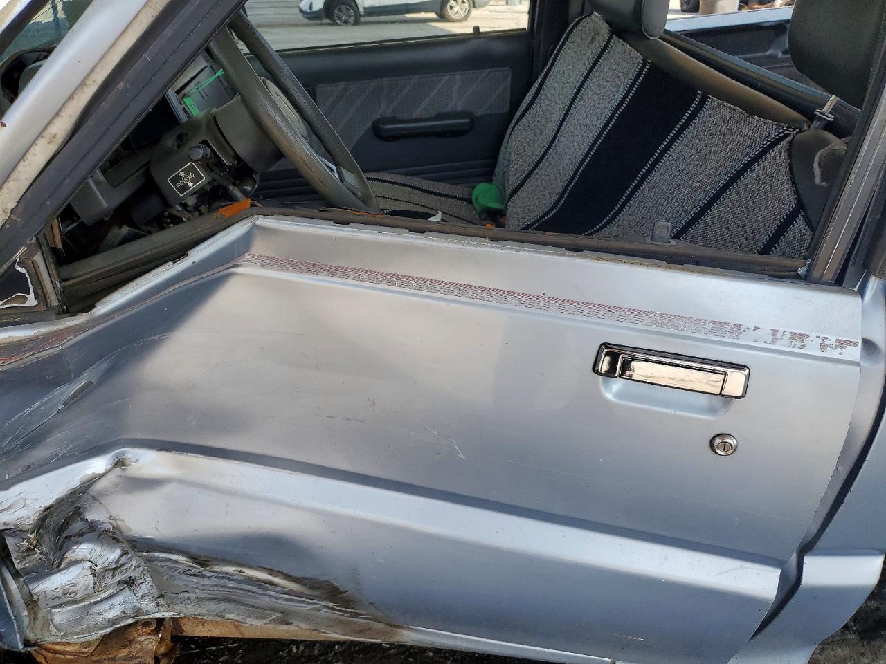 1991 Mazda B2200 Short BED