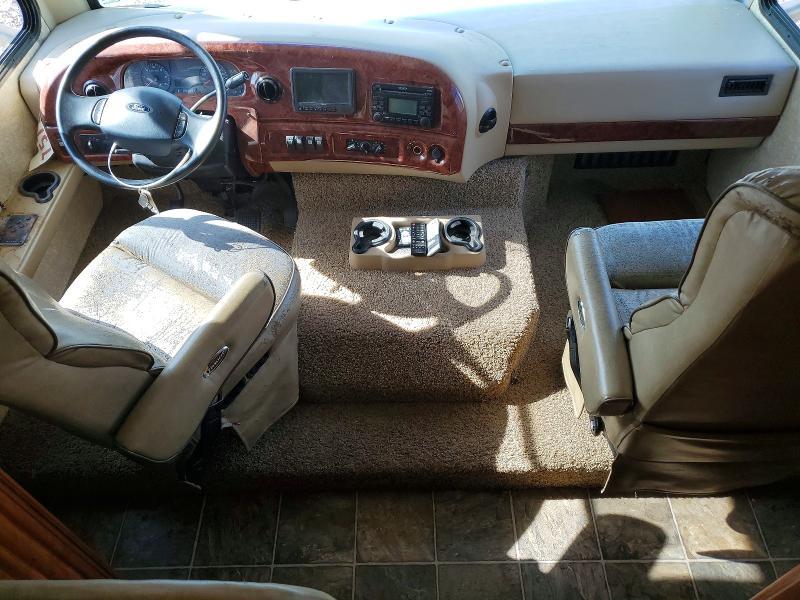 2011 Hurricane 2011 Ford RV