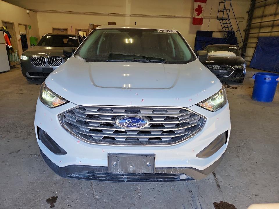 2022 Ford Edge se