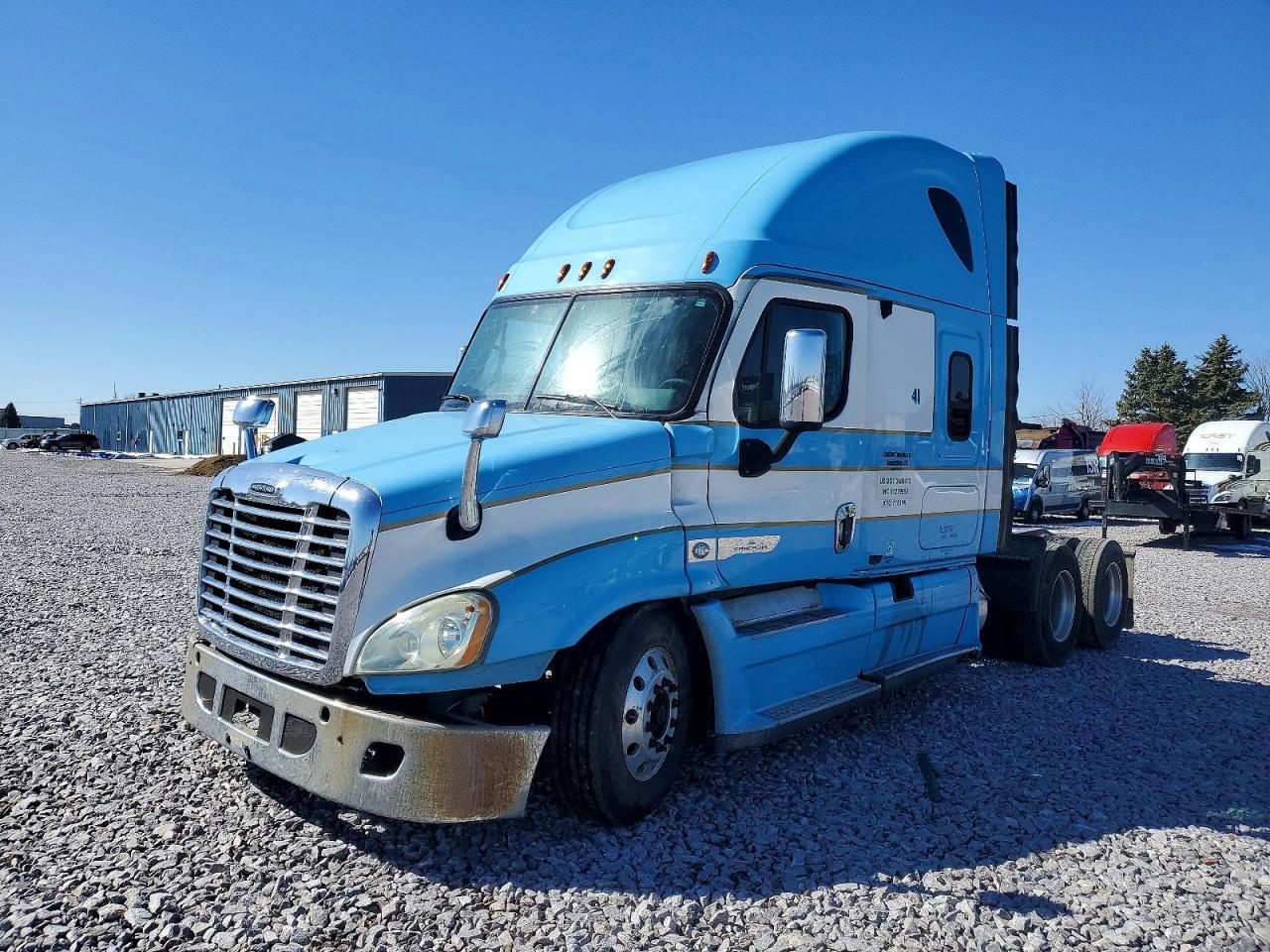 2013 Freightliner Cascadia Semi Truck