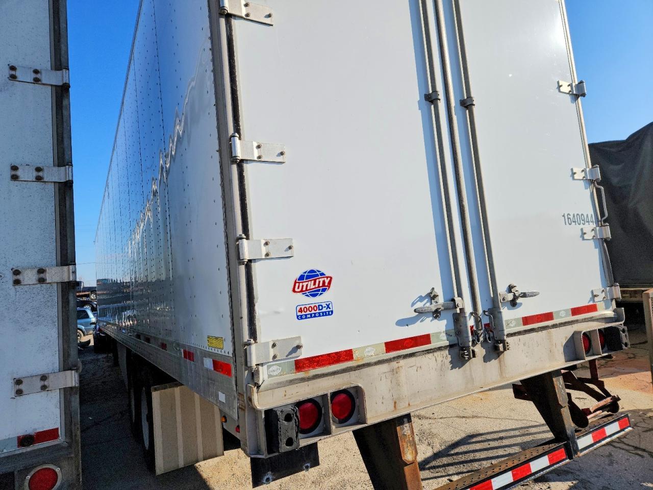 2016 Utility VS2DX DRY Van Trailer