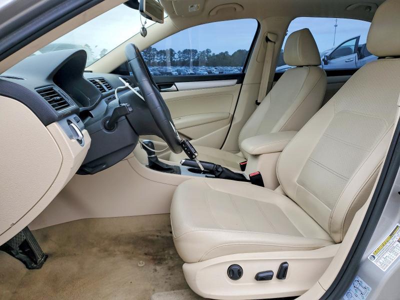 2013 Volkswagen Passat se