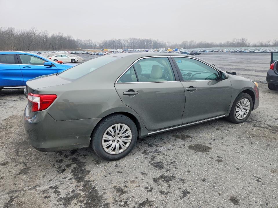2013 Toyota Camry le
