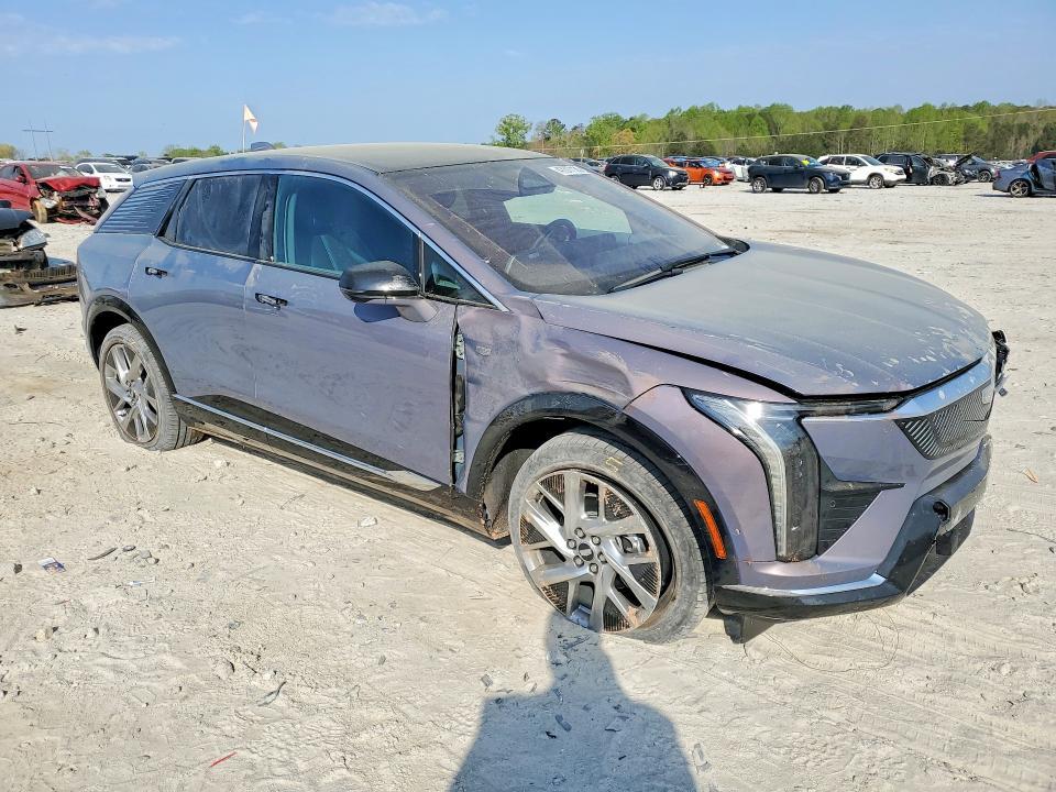 2025 Cadillac Optiq Luxury