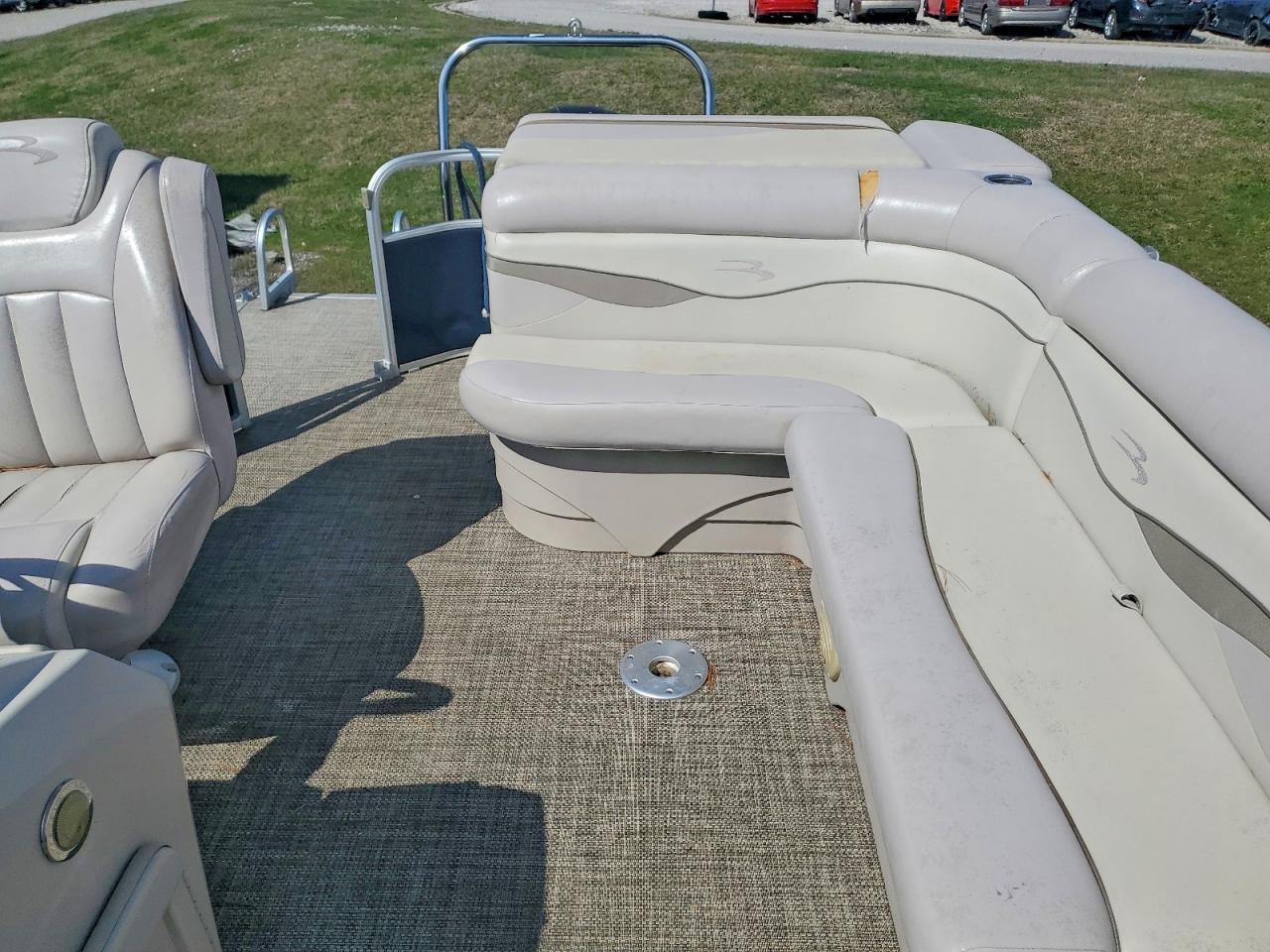 2014 Bennington Marine 24SLX EPP Tritoon-Boat