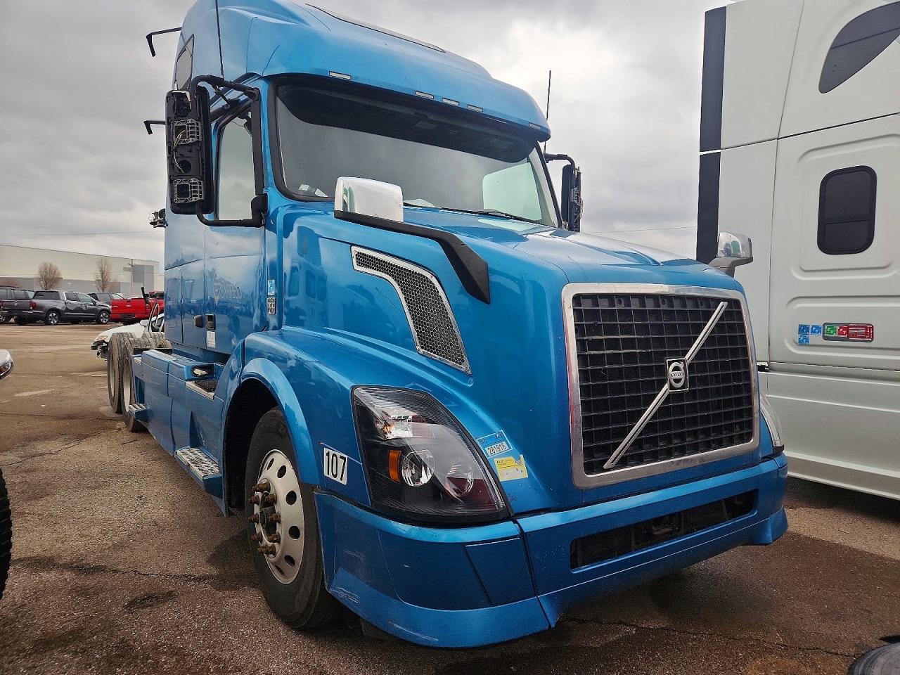 2015 Volvo VNL Semi Truck
