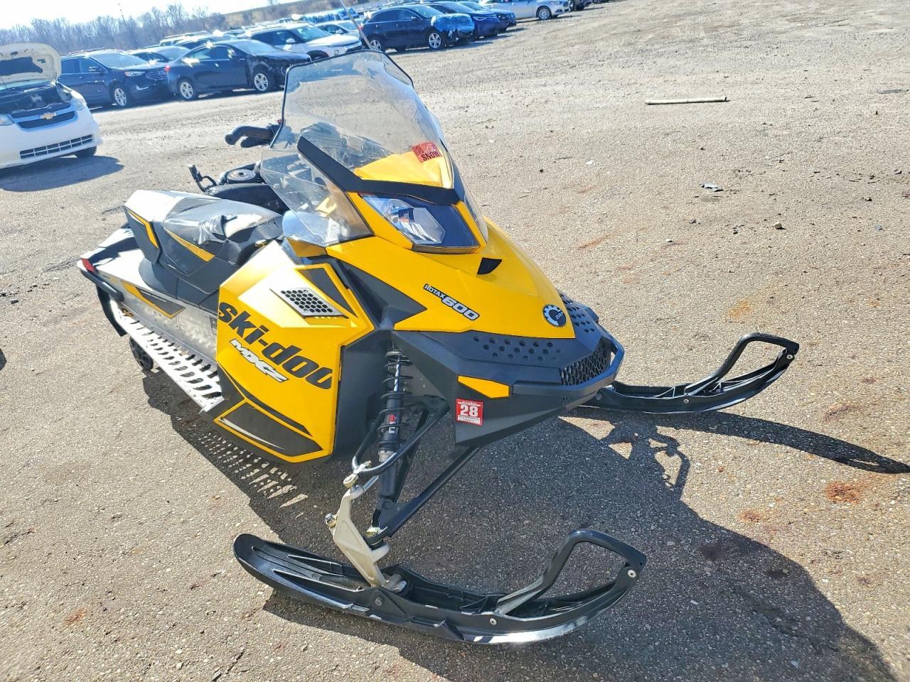 2013 Skidoo MXZ Sport