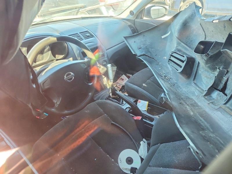 2002 Niss Altima 2.5 s