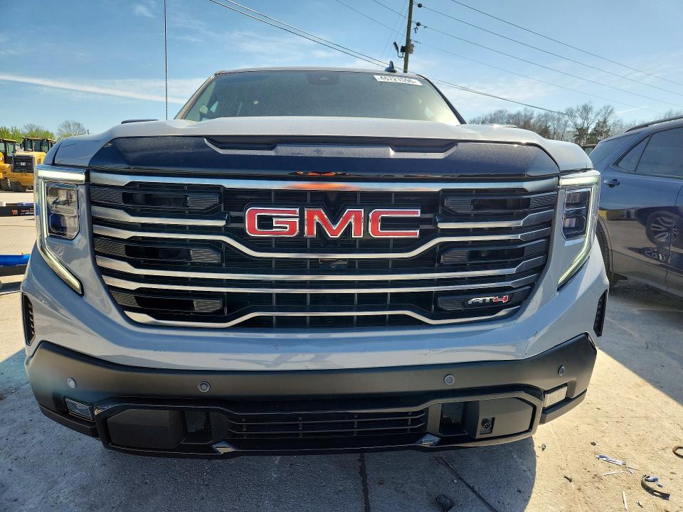 2025 GMC Sierra K1500 AT4
