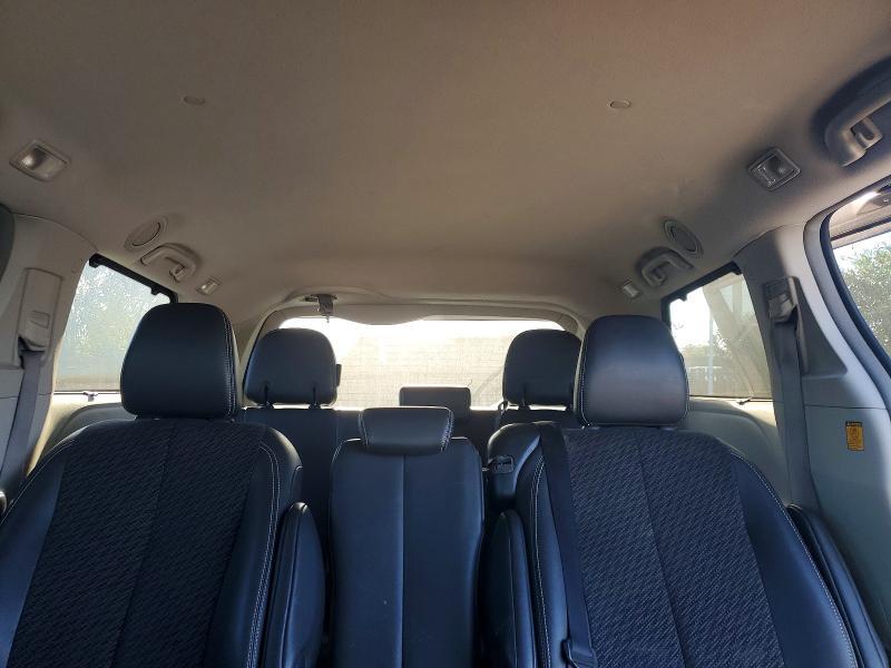 2011 Toyota Sienna se 8-passenger
