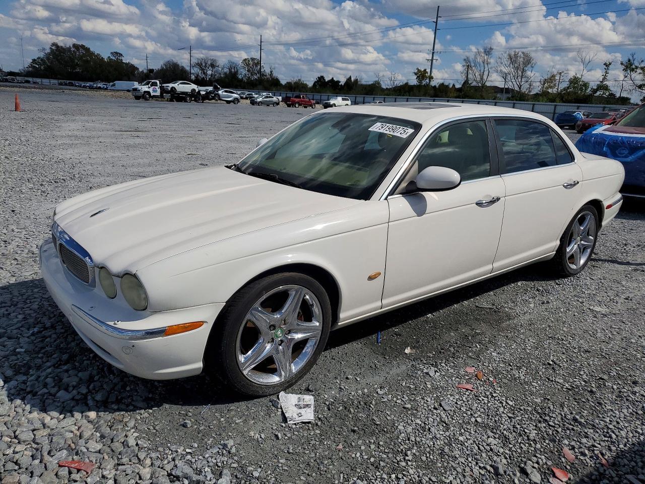 2006 Jaguar XJ8 l