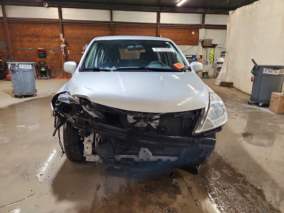 2012 Nissan Versa 1.8 s