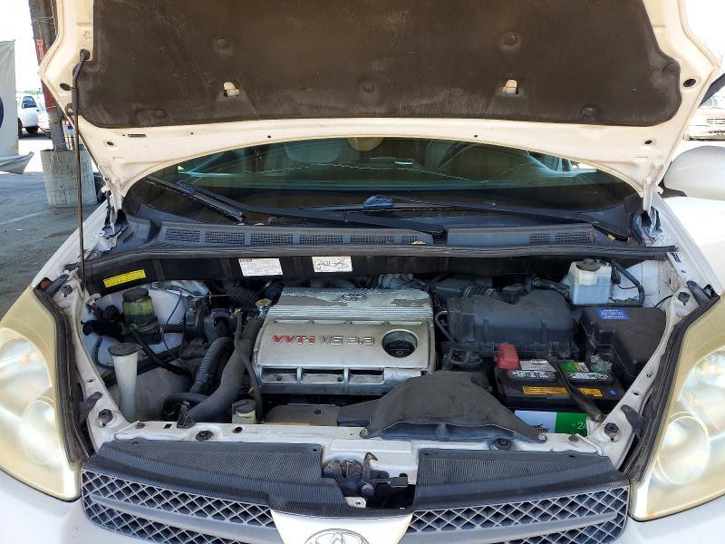 2005 Toyota Sienna xle 7 Passenger