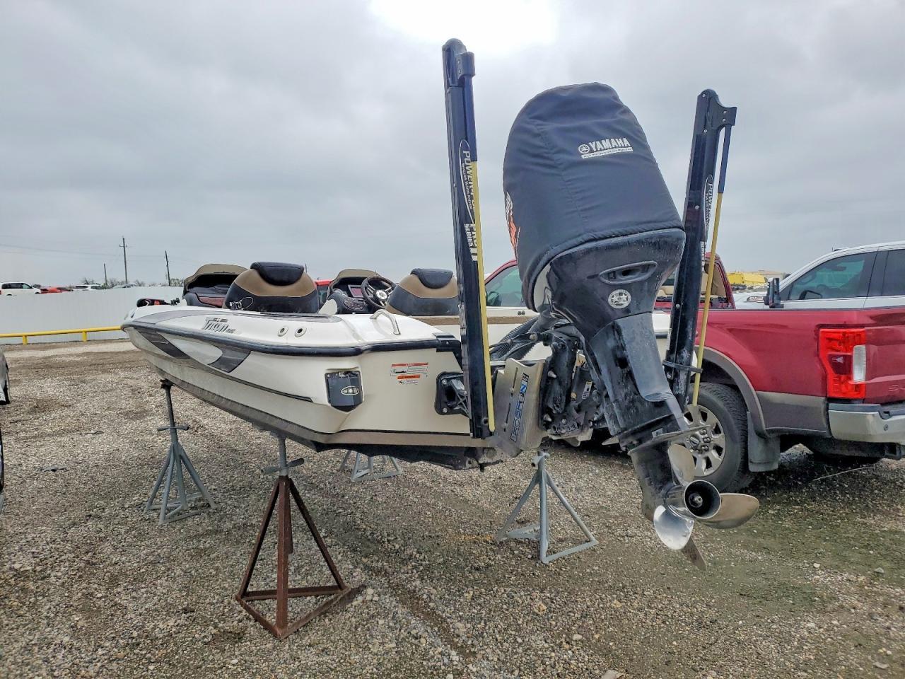 2011 Triton 1650 Boat