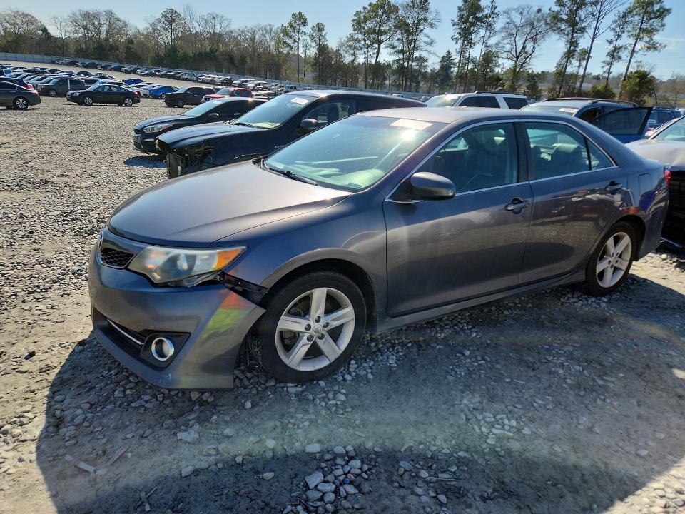 2014 Toyota Camry se