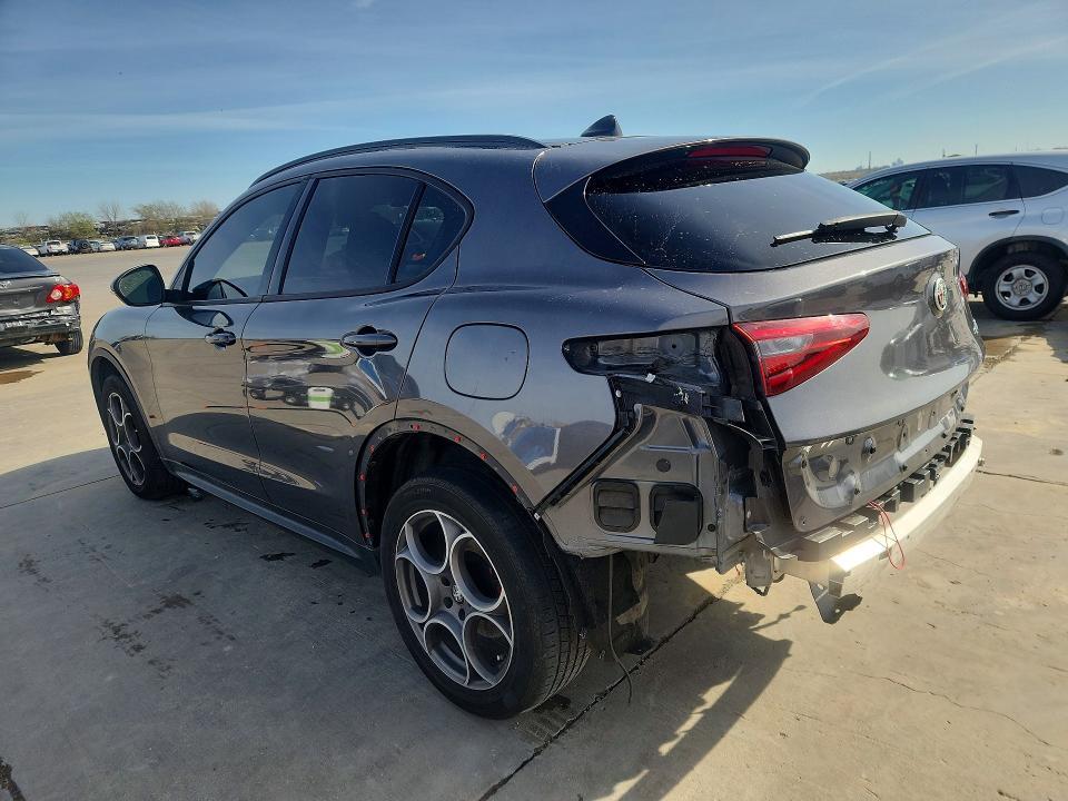 2022 Alfa Romeo Stelvio
