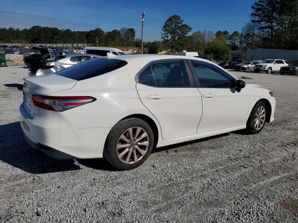 2020 Toyota Camry le