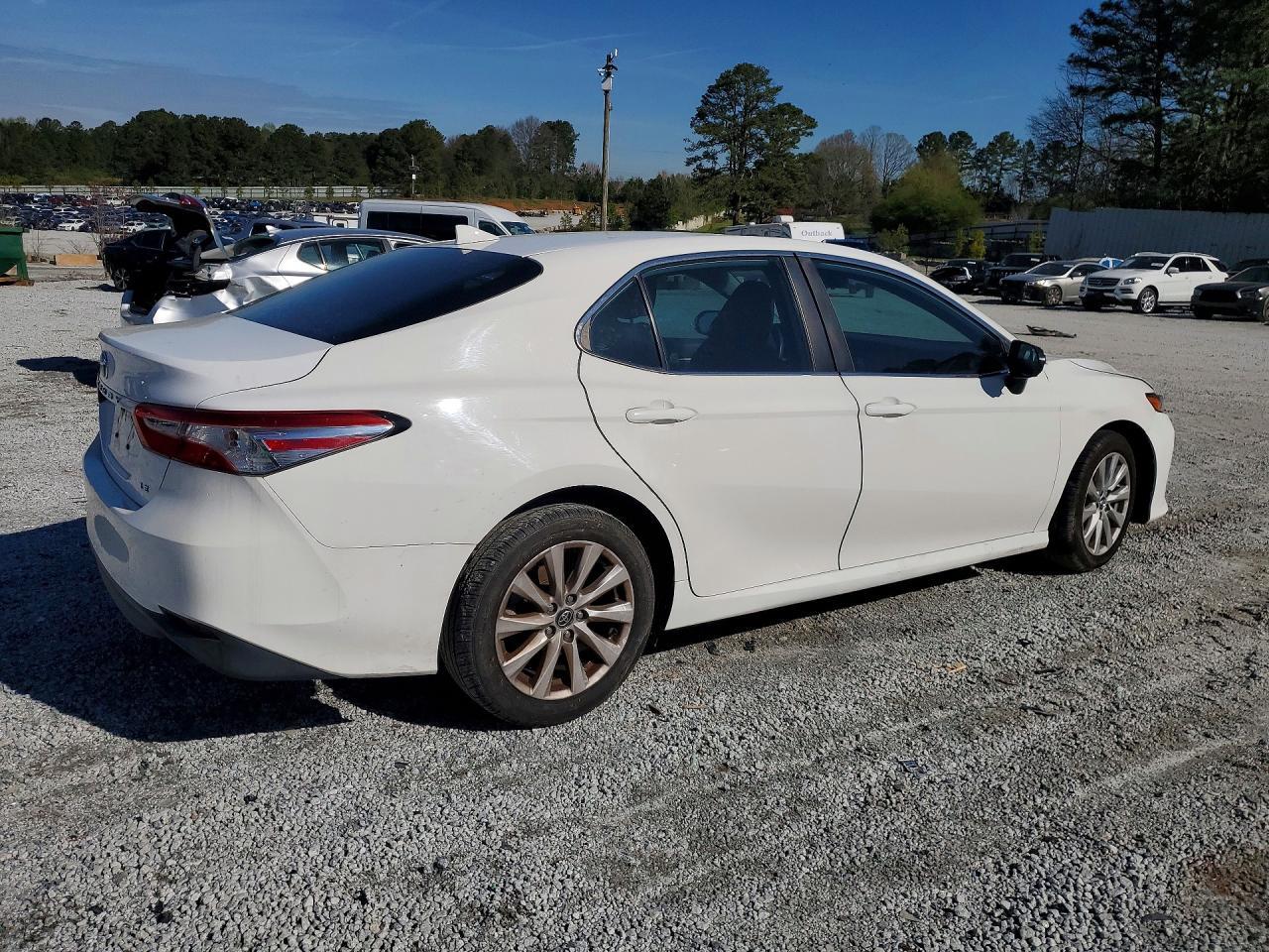 2020 Toyota Camry le