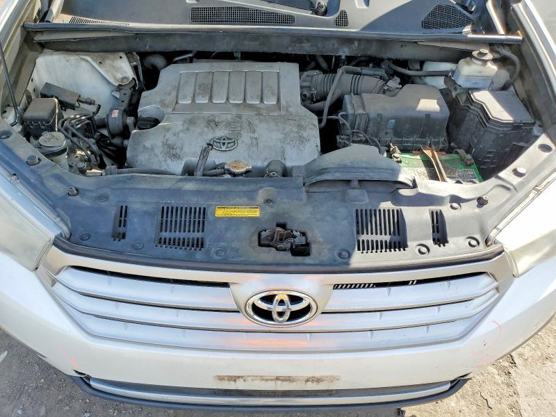 2011 Toyota Highlander se