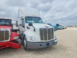 Salvage cars for sale from Copart San Antonio, TX: 2017 Peterbilt 579 Semi Truck