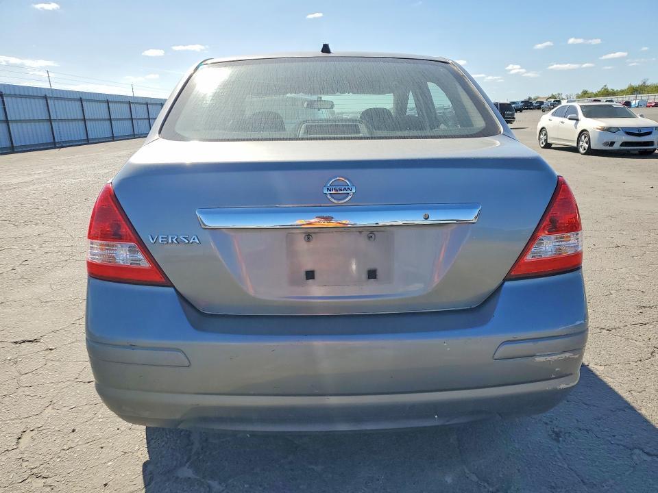 2011 Nissan Versa 1.8 s