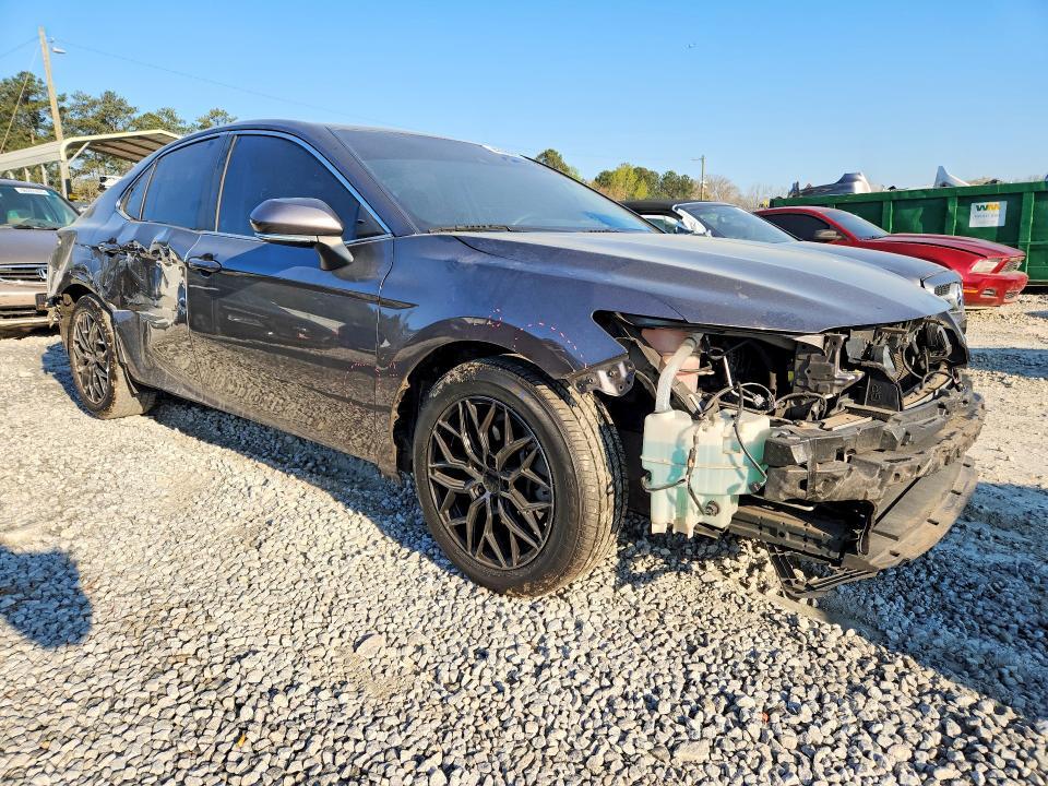 2018 Toyota Camry le