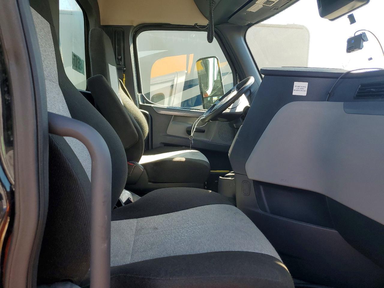 2022 Freigliner 2022 Freightliner Cascadia 126 Semi Truck