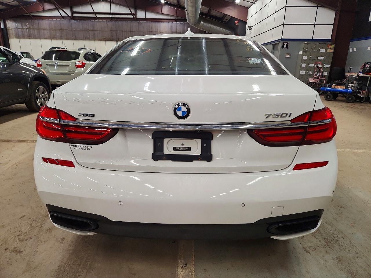 2018 BMW 750 xi