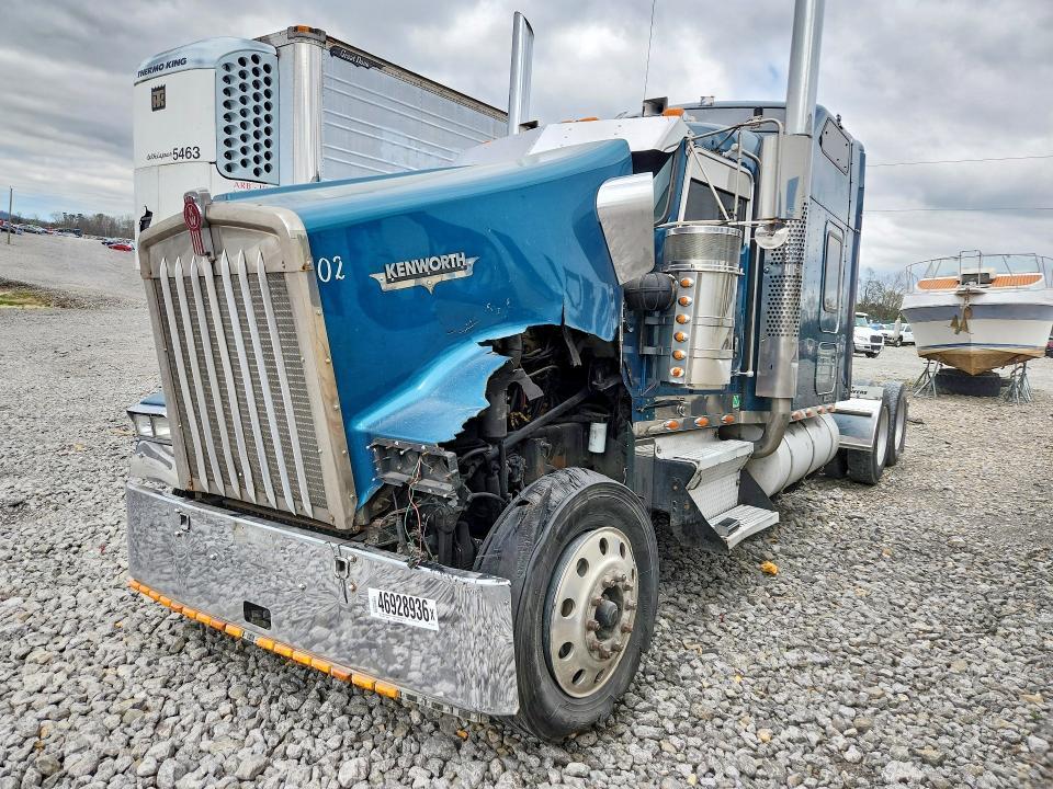 2004 Kenworth Construction W900