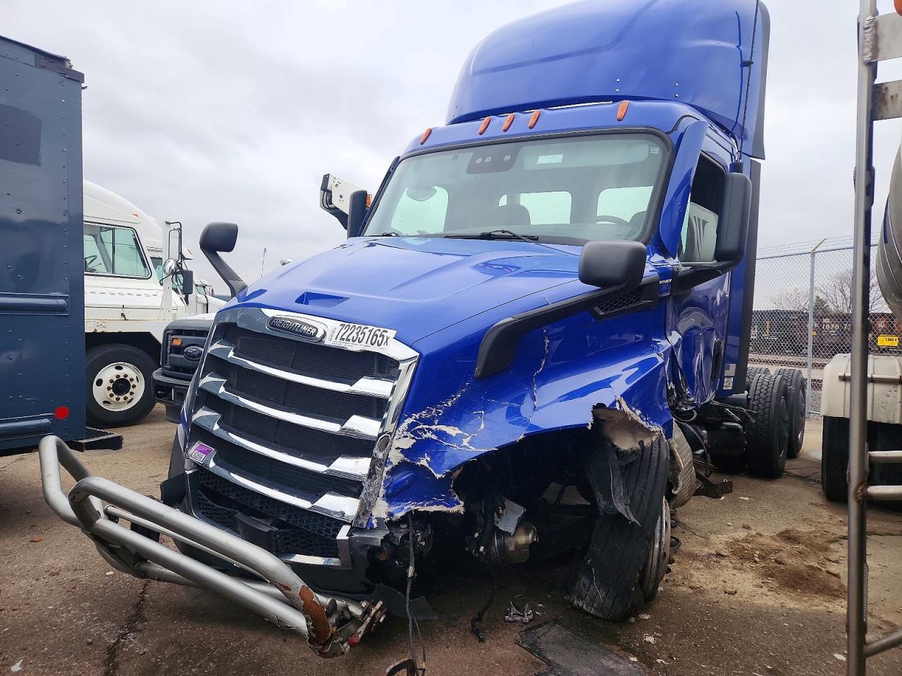 2022 Freigliner 2022 Freightliner Cascadia 116 Semi Truck