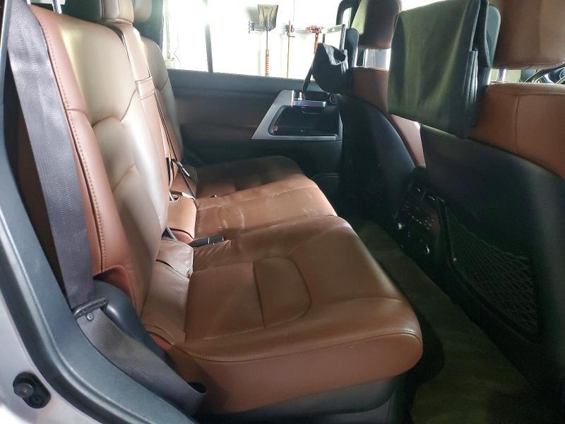 2016 Toyota Land Cruiser Base