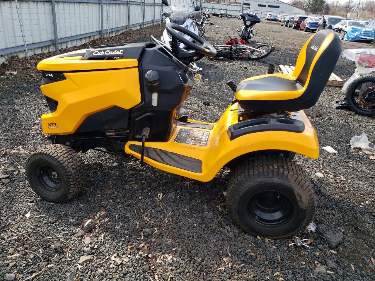 2023 Cub Cadet LT42 Lawn Mover