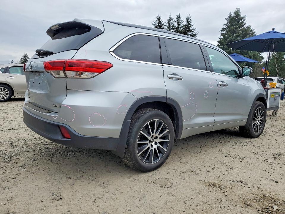 2018 Toyota Highlander se