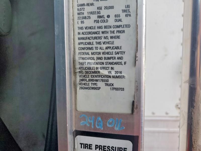 2017 Kenworth T330 box Truck