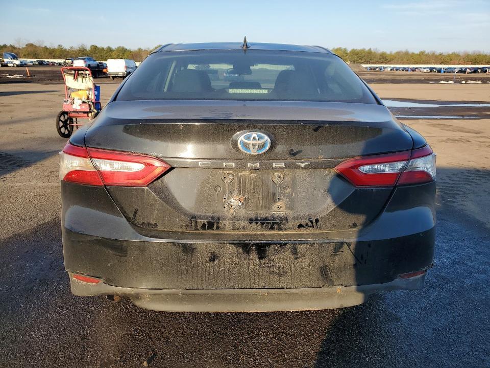2019 Toyota Camry Hybrid le