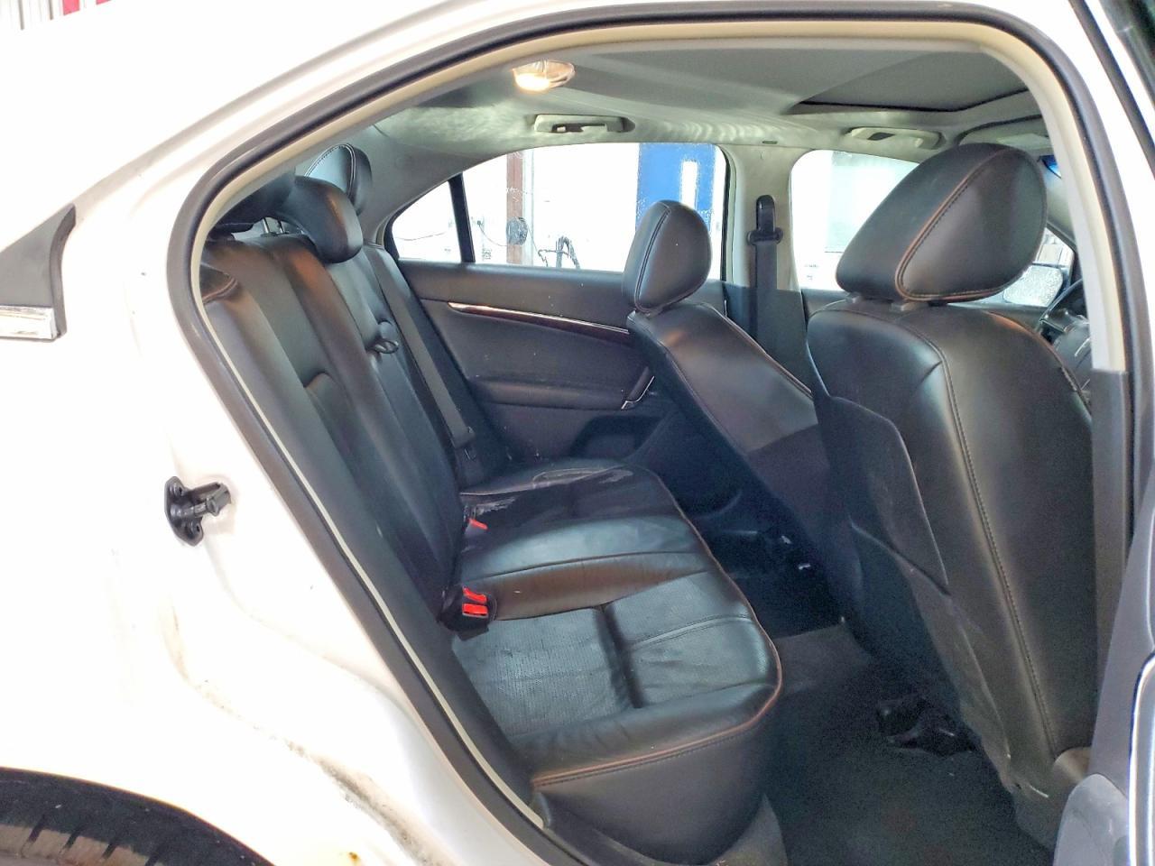 2011 Lincoln Townhouse MKZ