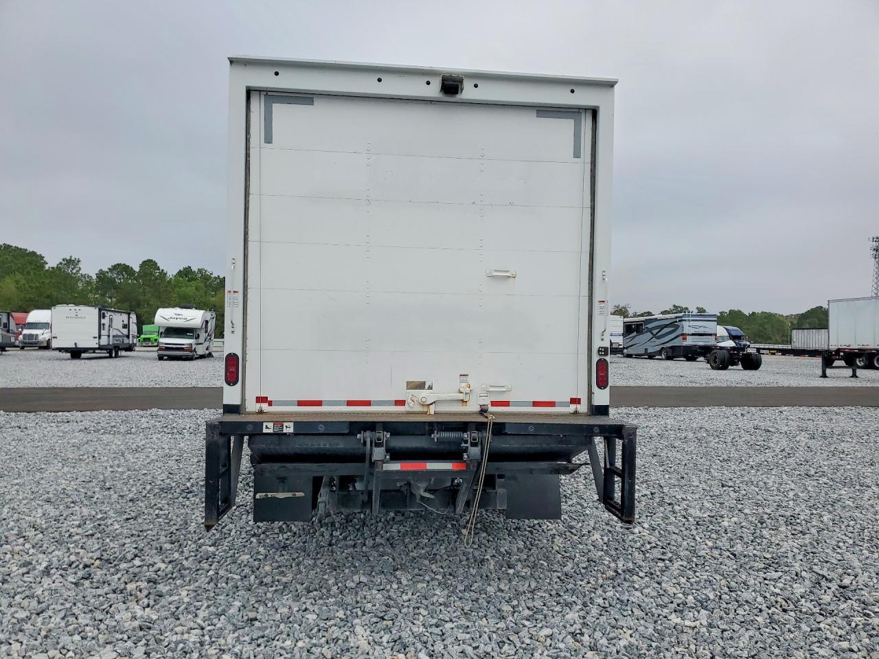 2021 Ford Econoline E350 Super Duty Cutaway Van