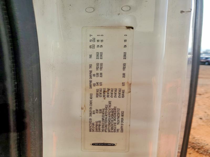 2020 Freigliner 2020 Freightliner Cascadia 126 Semi Truck