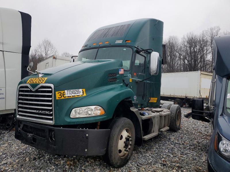 2017 Mack CX612 Semi Truck