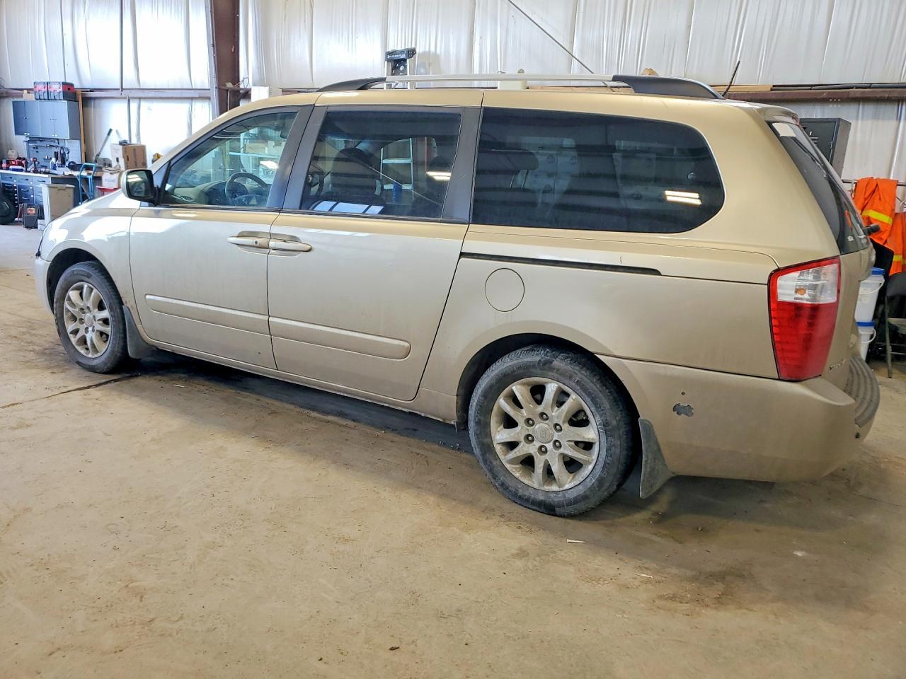 2009 KIA Sedona lx
