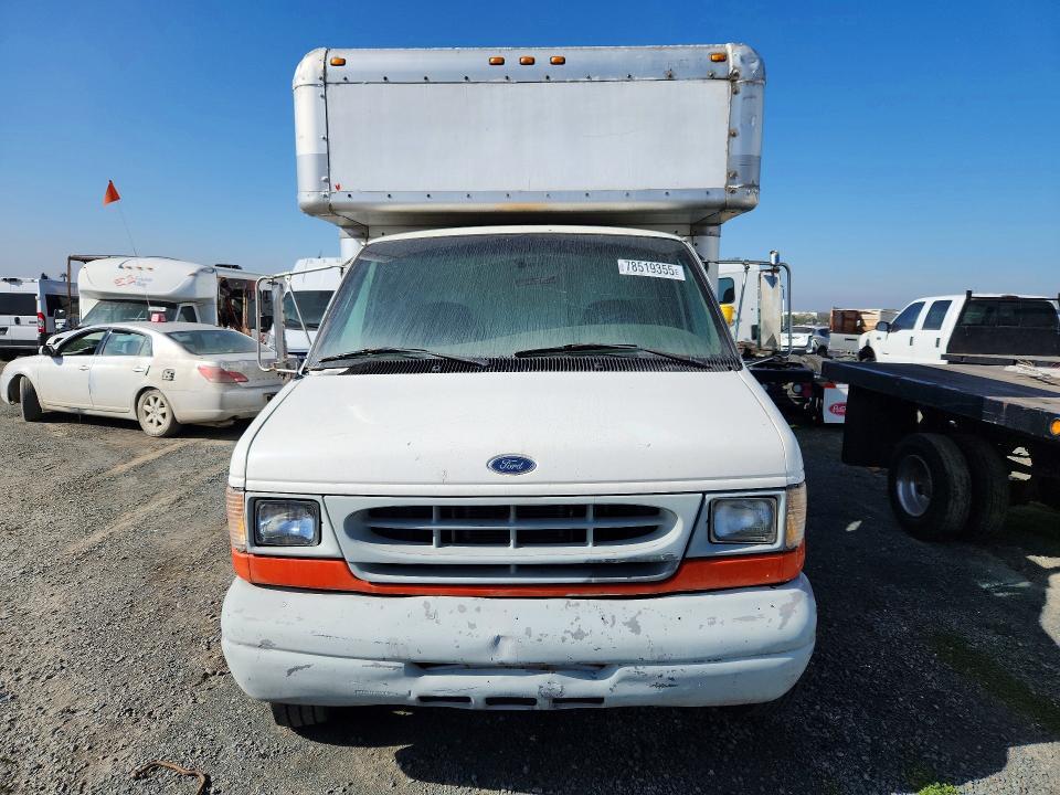 2000 Ford E350 BOX Truck