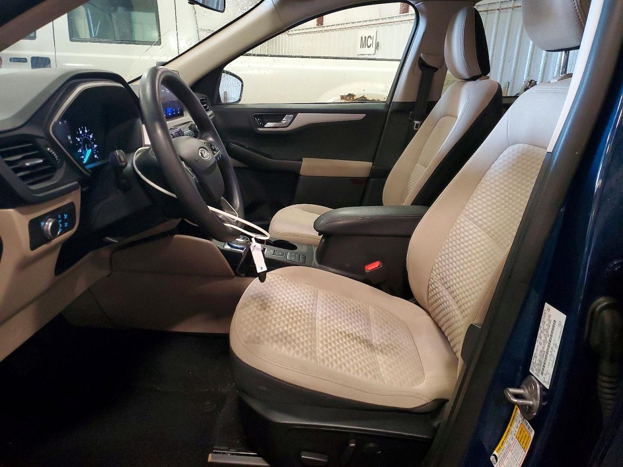 2020 Ford Escape se
